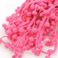 Rol Pompom band (bundel 4,5 meter) - 10mm (afmeting bolletje) Pink